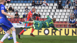 Profesionální fotbal tento víkend ještě nebude