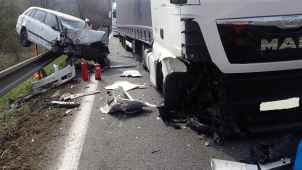 Dopravní nehoda uzavřela na několik hodin silnici u Zbenice