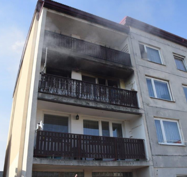 Při požáru v Bystřici hasiči zachránili pět lidí